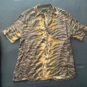 BRAND NEW with Tags Men’s Collared Animal Print Shirt